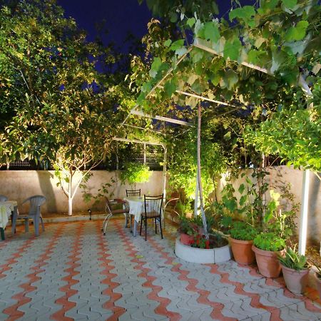 My Home Guest House-Apartment Durres Bagian luar foto