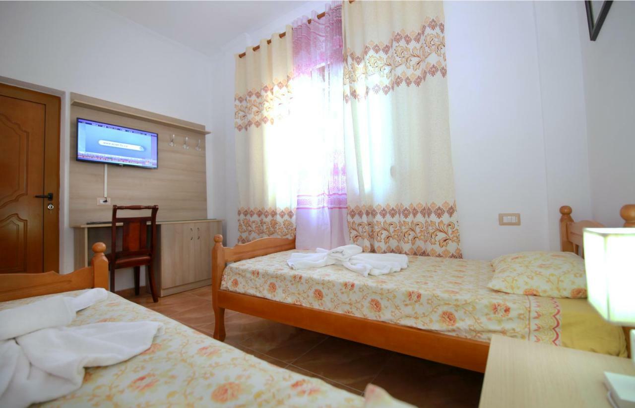 My Home Guest House-Apartment Durres Bagian luar foto
